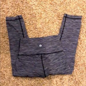 Lululemon crop size 2 black white grey